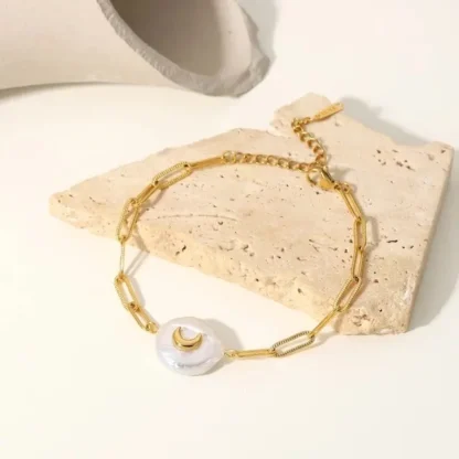 bracelet avec perle et lune