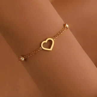 bracelet femme avec petits coeurs