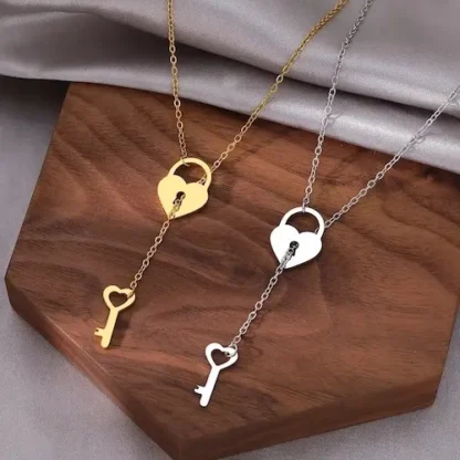 collier cadenas en forme de coeur