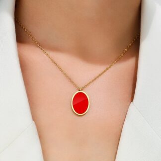collier pour femme avec medaille emaillee rouge