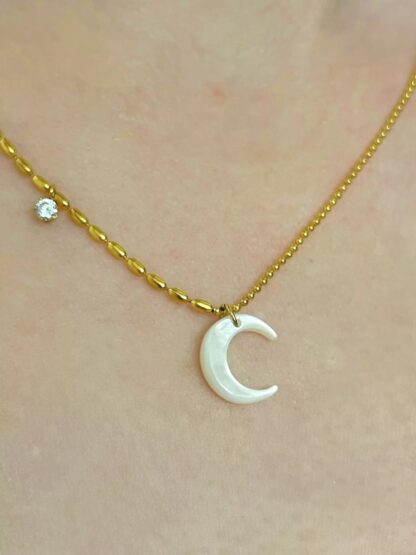 collier pendentif nacre lune