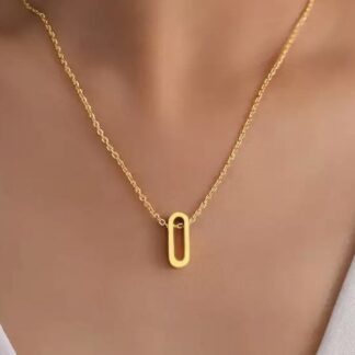 collier pour femme avec petit pendentif minimaliste
